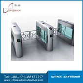 پیدل چلنے والے بچوں تک رسائی کنٹرول سوئنگ دروازہ